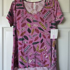 LuLaRoe Pink Feather Pattern Short Sleeve Classic Top